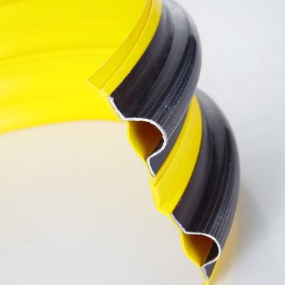 Il drenaggio dell'HDPE di DN25mm convoglia il canale sotterraneo doppio di rinforzo striscia d'acciaio